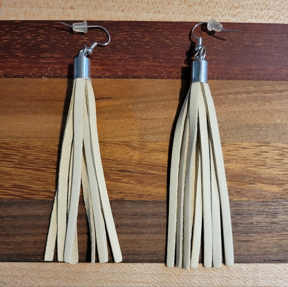 NEW LEATHER EARRINGS - Picture 3 of 4
